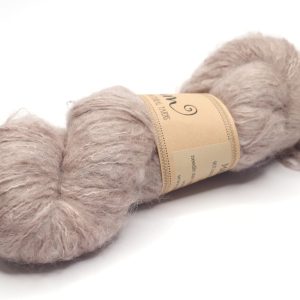 MALUMALU - kézzel festett egyszínű fonal - suri alpaka-selyem - 100g - 240741 (egyedi szín)
